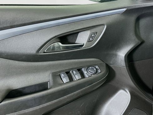 Used 2025 Buick Envista Preferred image 15