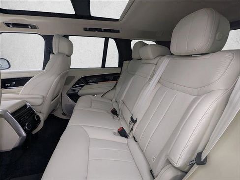 New 2025 Land Rover Range Rover SE image 21