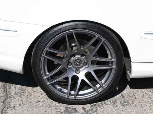 Used 2009 Mercedes-Benz CLK 550 Coupe image 16