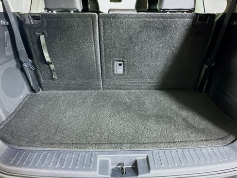 Used 2024 Toyota Highlander Platinum image 29