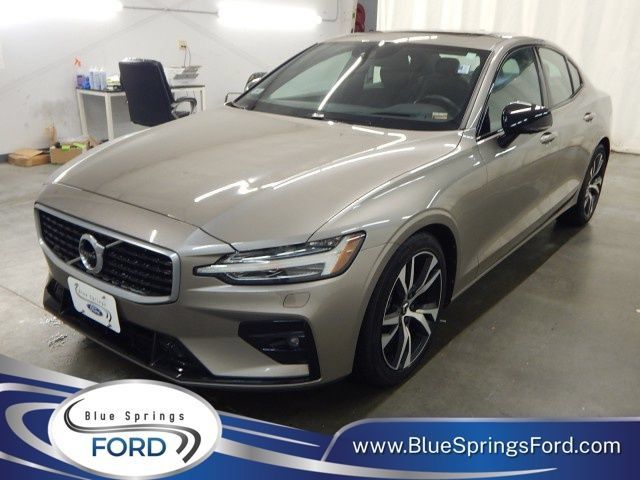 Used 2019 Volvo S60 T6 R-Design AWD/4WD image 1