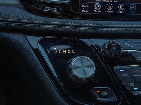 Used 2020 Chrysler Pacifica Limited w/ S Appearance Package image 21