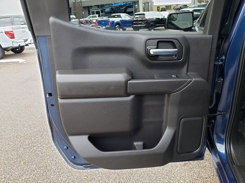 Used 2022 Chevrolet Silverado 1500 LT image 12