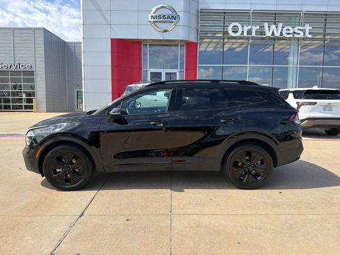 Used 2025 Kia Sportage X-Line AWD/4WD image 2