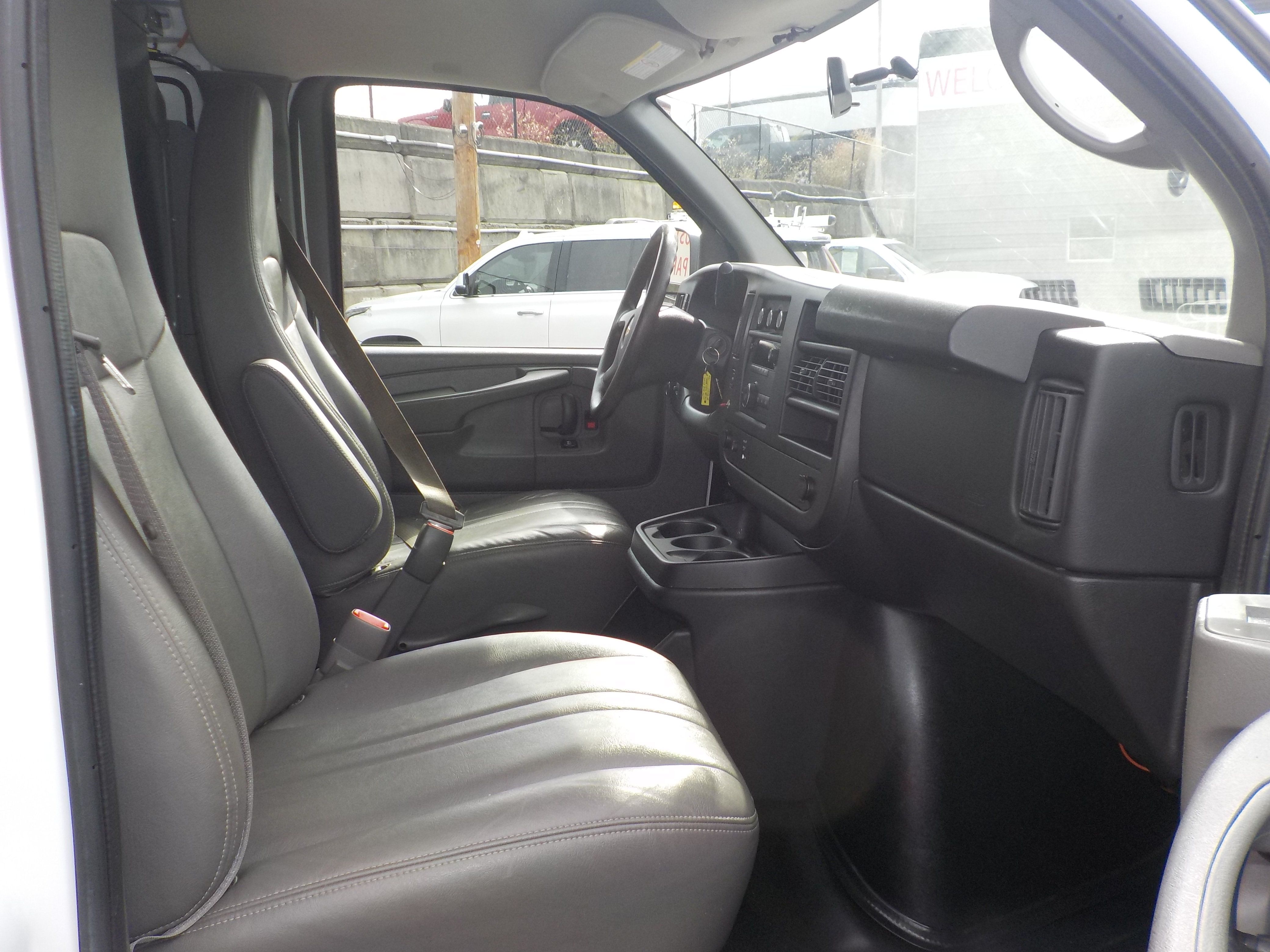 Used 2014 Chevrolet Express 2500 w/ Express Access Plus Package RWD image 26