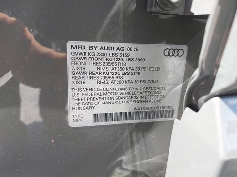 Certified 2025 Audi Q3 2.0T Premium w/ Convenience Package AWD/4WD image 11