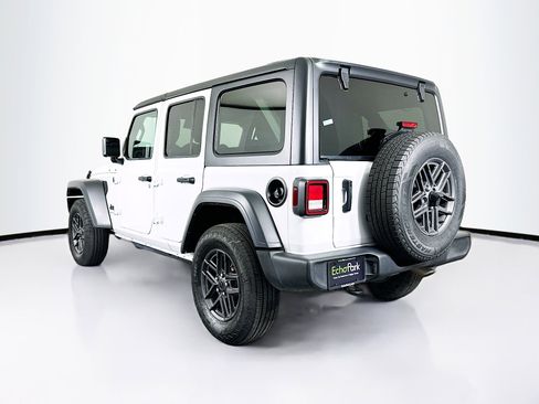 Used 2025 Jeep Wrangler Sport S image 5
