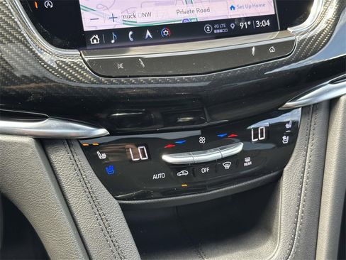 New 2025 Cadillac XT6 Sport w/ Technology Package image 22