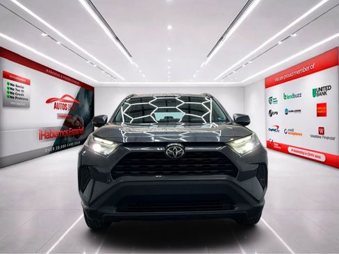 Used 2022 Toyota RAV4 XLE FWD image 3