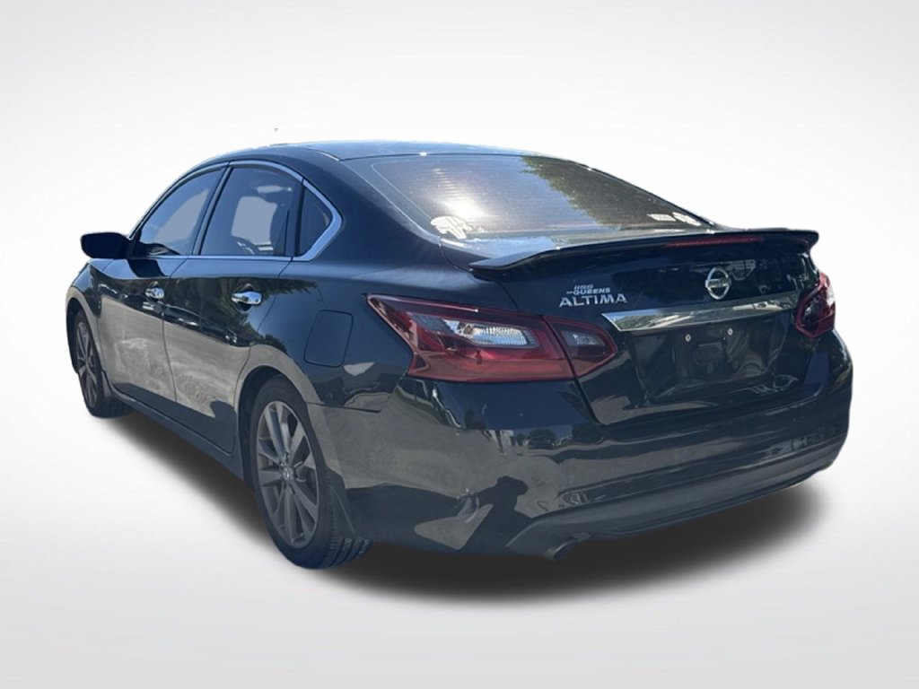 Used 2017 Nissan Altima 2.5 SR w/ Midnight Edition Package FWD image 6
