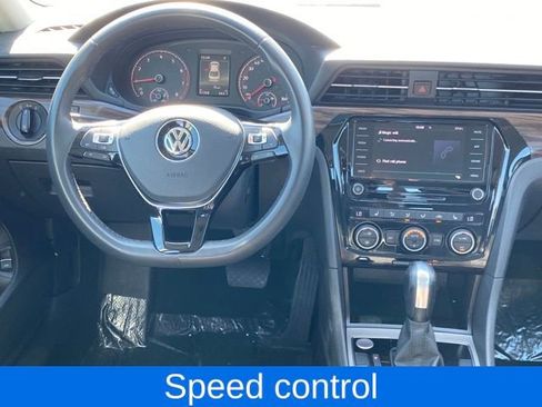 Used 2022 Volkswagen Passat 2.0T image 6