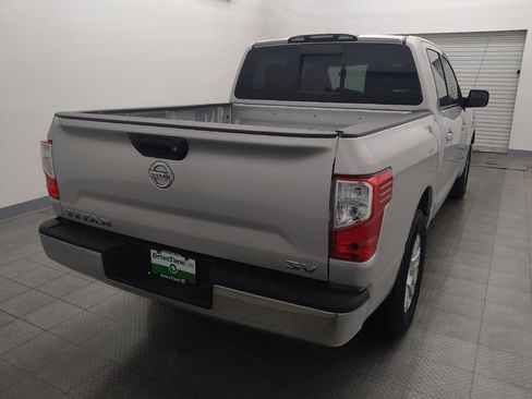 Used 2017 Nissan Titan SV image 7