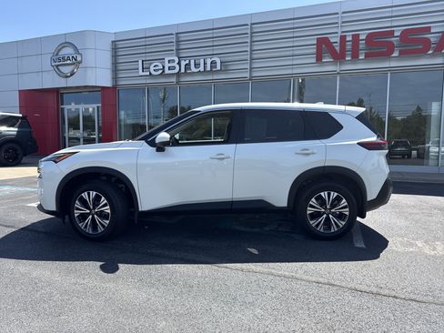 Used 2021 Nissan Rogue SV AWD/4WD image 2