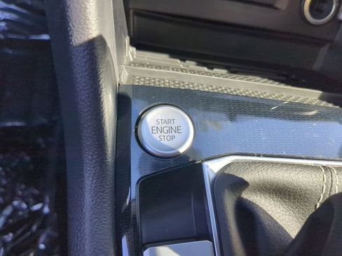 New 2026 Volkswagen Taos SE image 30