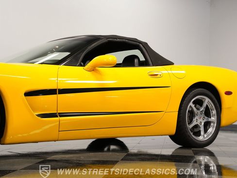 Used 2000 Chevrolet Corvette Convertible w/ Memory Pkg image 23
