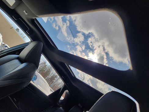 Used 2023 Toyota bZ4X Limited image 22