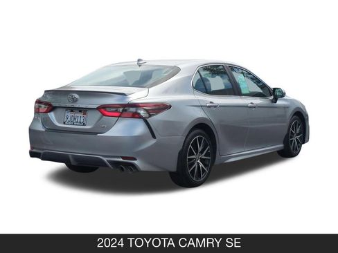 Used 2024 Toyota Camry SE FWD image 9