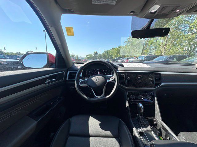Used 2023 Volkswagen Atlas SE w/ Black Wheel Package FWD image 13