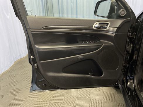 Used 2019 Jeep Grand Cherokee Limited w/ Luxury Group II image 11