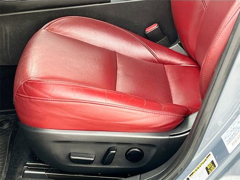 Used 2022 MAZDA MAZDA3 s image 19