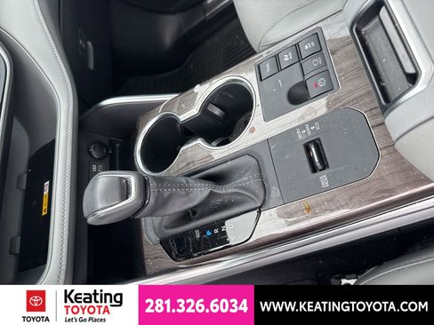 Certified 2025 Toyota Highlander Platinum AWD/4WD image 24