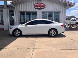 Used 2018 Chevrolet Malibu LS image 1