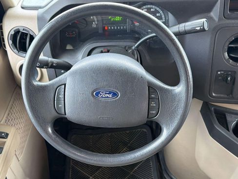 Used 2016 Ford E-450 and Econoline 450 Super Duty w/ Motorhome Prep Package image 9