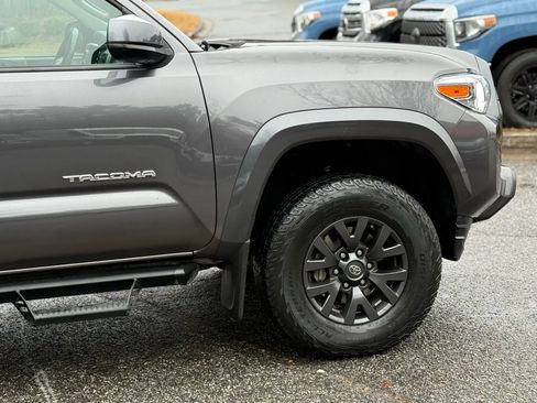 Used 2021 Toyota Tacoma SR5 w/ SR5 Appearance Package (SM) image 10