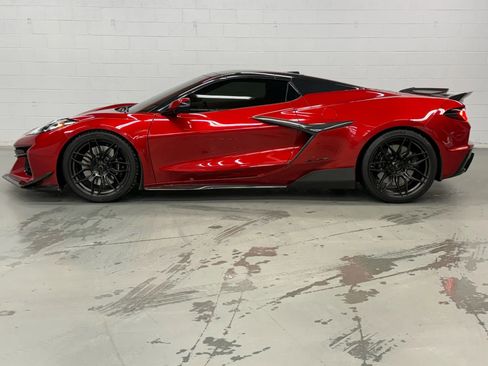 Used 2023 Chevrolet Corvette Z06 w/ Stealth Interior Trim Package image 8