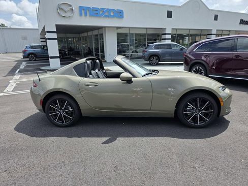 Used 2024 MAZDA MX-5 Miata RF Grand Touring image 2