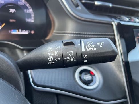Certified 2025 Jeep Grand Cherokee Altitude AWD/4WD image 24