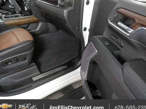 Used 2023 Chevrolet Silverado 1500 High Country w/ High Country Premium Package AWD/4WD image 24