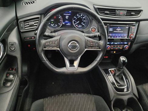 Used 2018 Nissan Rogue SV image 22