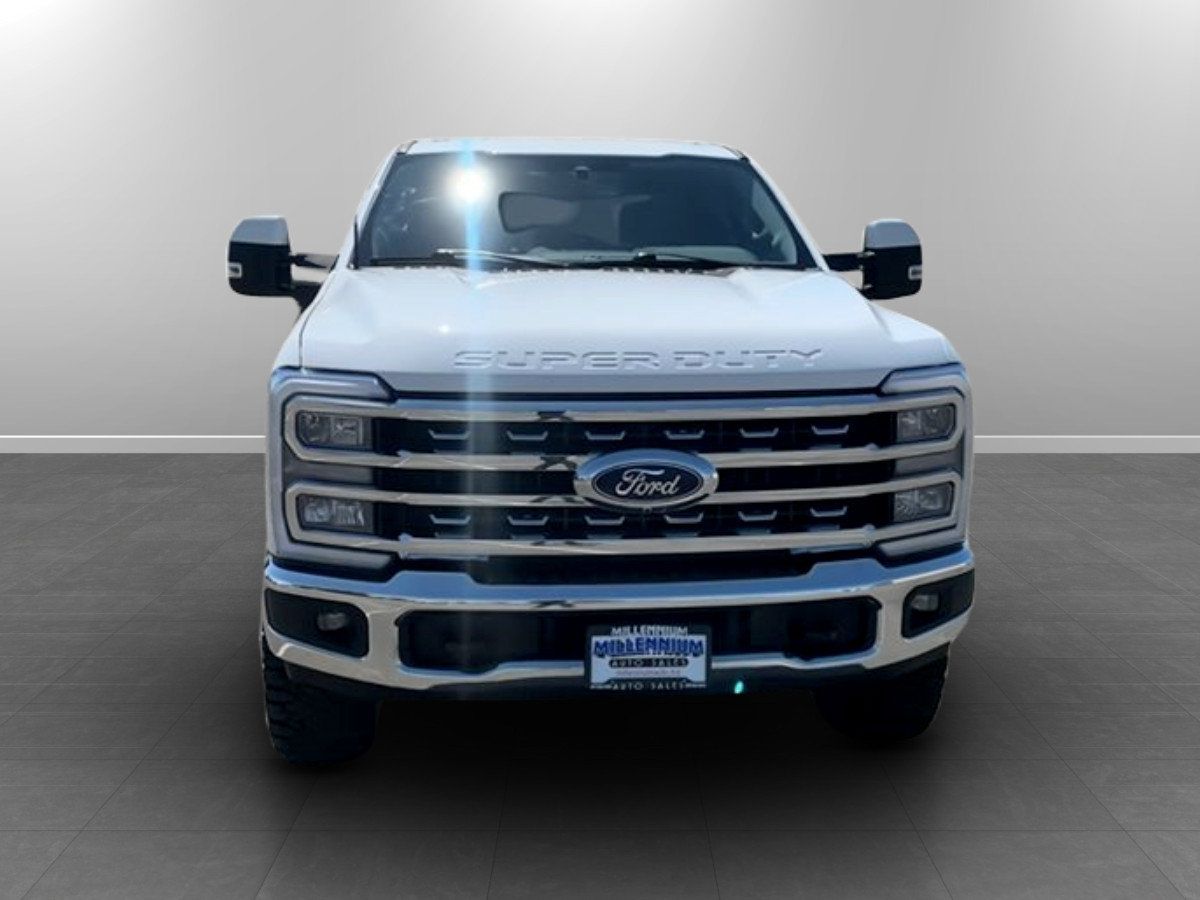 Used 2023 Ford F350 Lariat w/ Tremor Off-Road Package AWD/4WD image 2