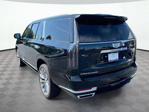 New 2026 Cadillac Escalade ESV Luxury w/ LPO, Radiant Package AWD/4WD image 7