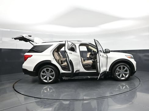 Used 2020 Ford Explorer Platinum w/ Premium Technology Package AWD/4WD image 5