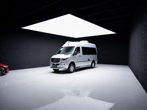 Used 2022 Mercedes-Benz Sprinter 144 Cargo image 97