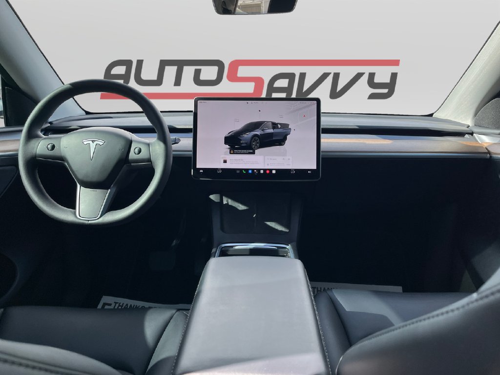 Used 2024 Tesla Model Y Long Range AWD/4WD image 18