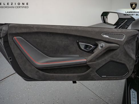 Used 2023 Lamborghini Huracan Tecnica image 34