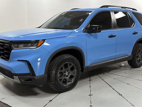 Used 2023 Honda Pilot TrailSport image 1