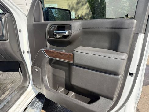 Used 2022 GMC Sierra 1500 SLT w/ SLT Premium Plus Package AWD/4WD image 17