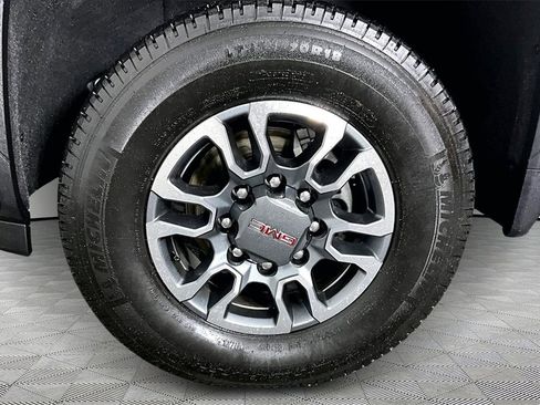 Used 2024 GMC Sierra 2500 SLT w/ SLT Premium Package image 33