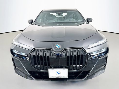 Used 2026 BMW 760i xDrive w/ Executive Package AWD/4WD image 2