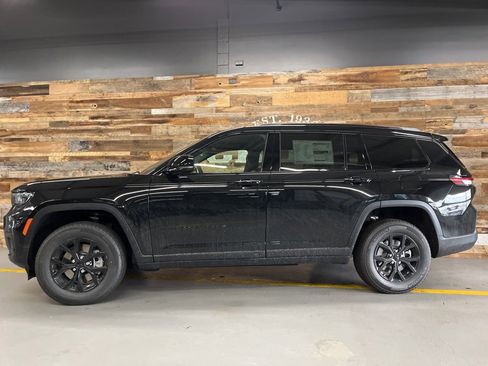 New 2025 Jeep Grand Cherokee L Altitude image 50