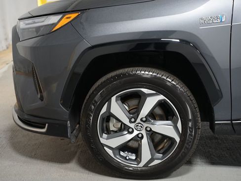 Used 2023 Toyota RAV4 SE w/ Weather & Moonroof Package image 5