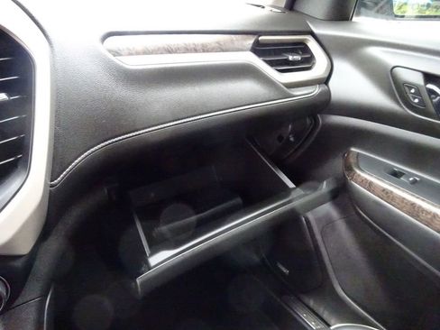 Certified 2022 GMC Acadia Denali w/ Denali Ultimate Package image 34