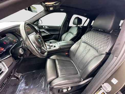 Used 2020 BMW X6 M50i image 21