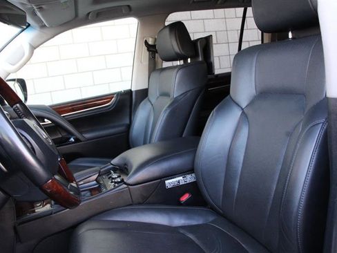 Used 2017 Lexus LX 570 4WD image 12
