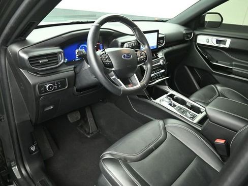 Used 2023 Ford Explorer ST w/ Equipment Group 401A image 9