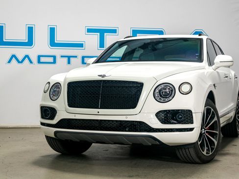 Used 2017 Bentley Bentayga image 3